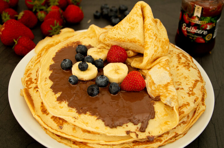 Blini - Russisches Pfannkuchen Rezept | Traditionell & Lecker Blini - Russisches Pfannkuchen Rezept | Traditionell & Lecker