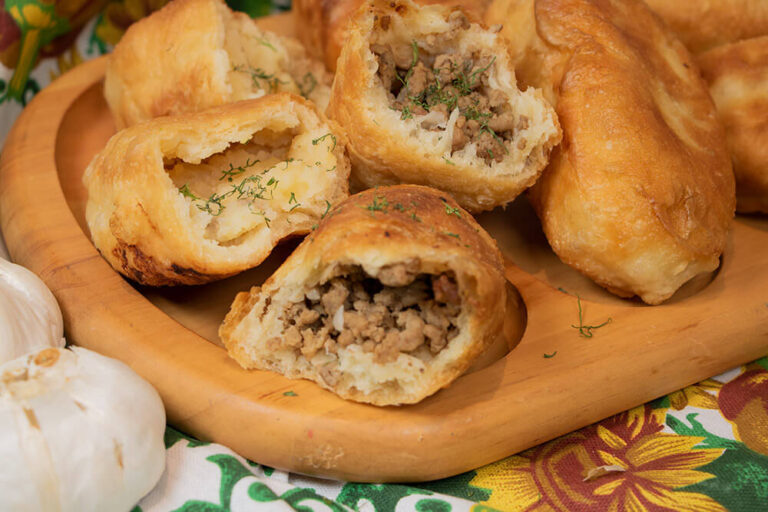 Piroschki Rezept - inklusive 4 verschiedenen Füllungen