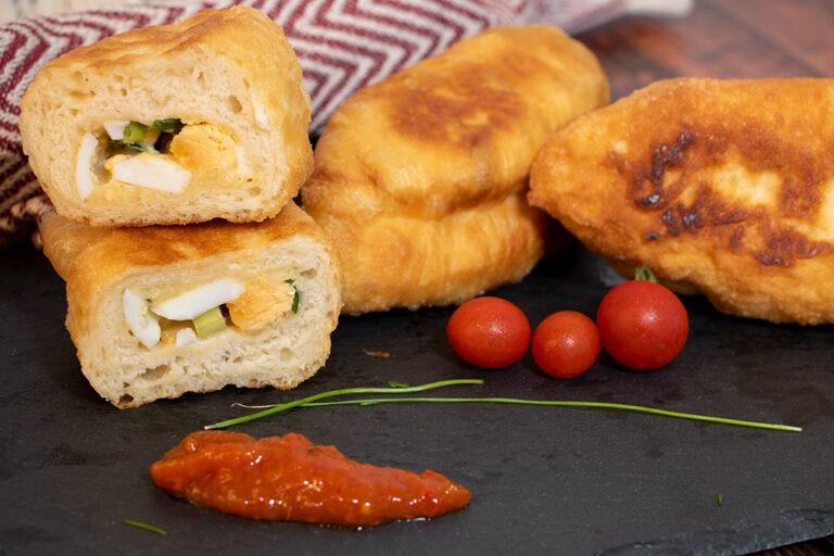 Piroschki Rezept - inklusive 4 verschiedenen Füllungen
