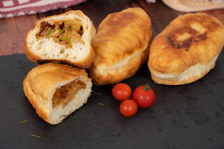 Piroschki Rezept - inklusive 4 verschiedenen Füllungen