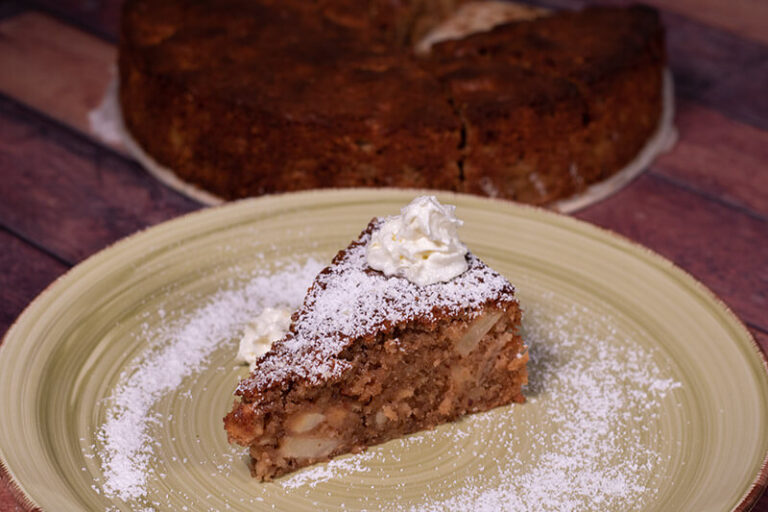 Russischer Apfelkuchen nach Omas Originalrezept