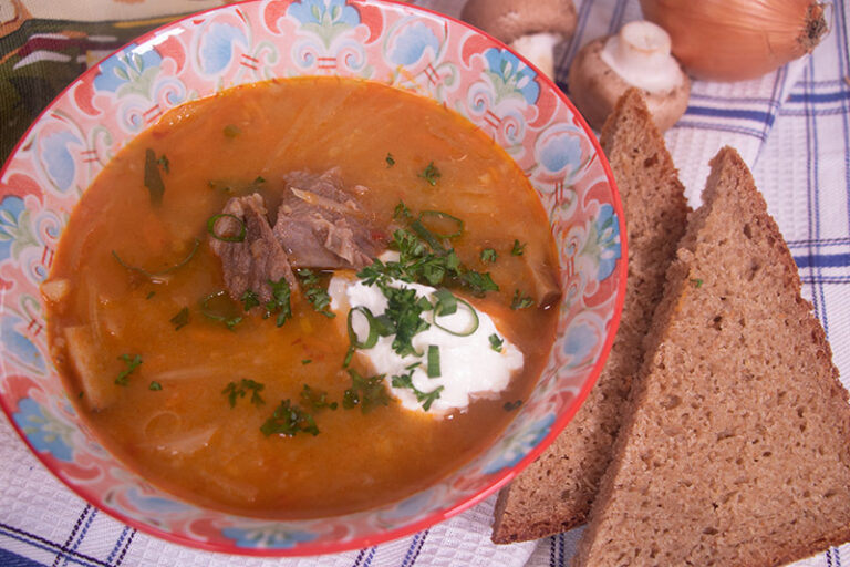 Schtschi - russische Kohlsuppe nach Omas Rezept